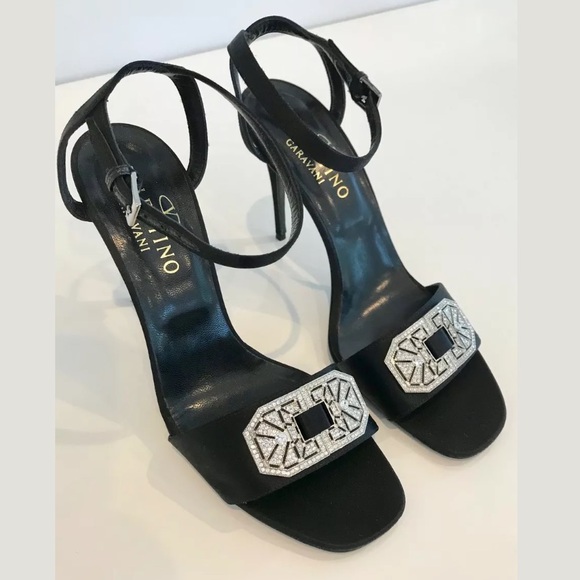 VALENTINO GARAVANI BLACK SATIN CRYSTAL ART DECO SANDALS SIZE IT 38 / US 8 - Picture 14 of 16